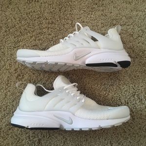 Nike women’s air presto shoes triple white sz 9